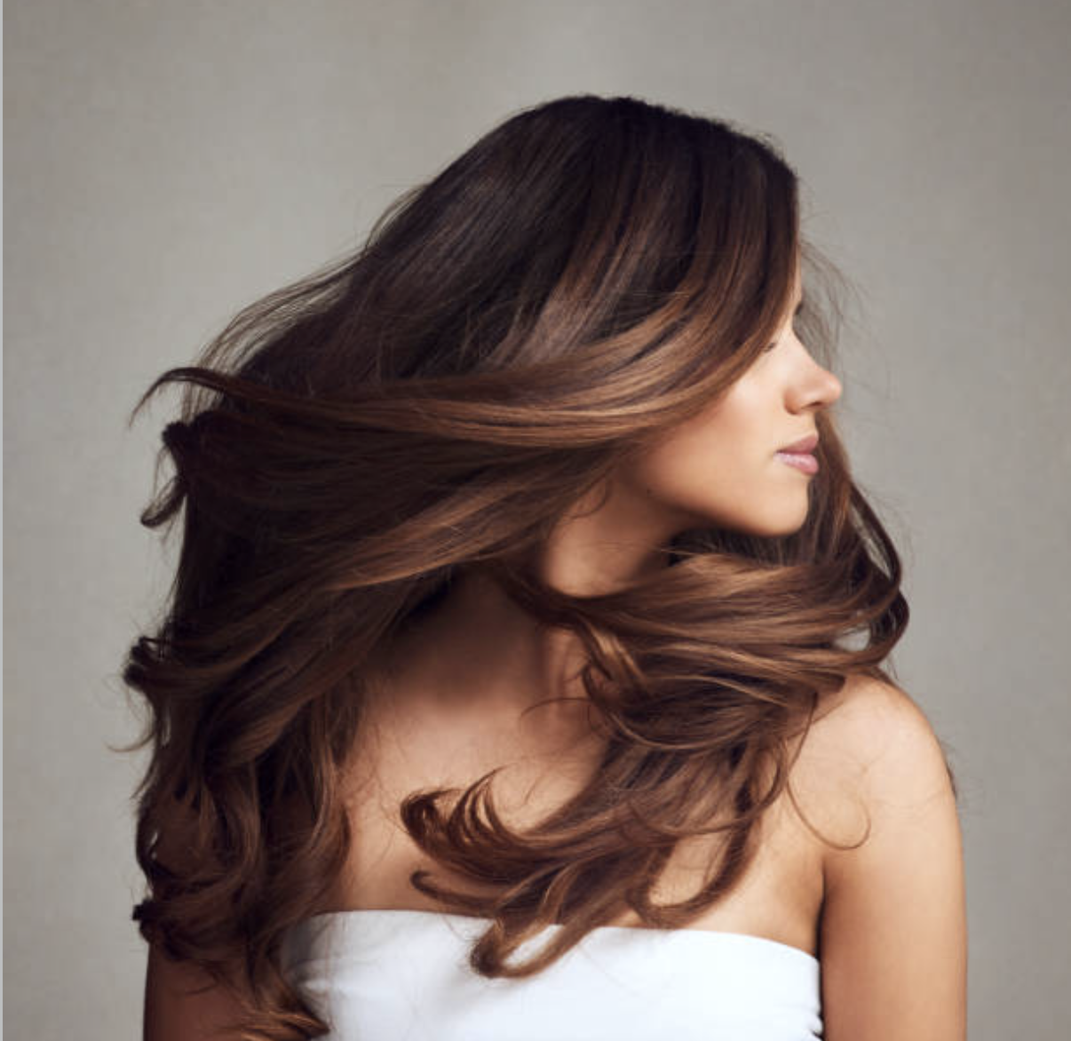 Come lavare le parrucche: guida completa per capelli veri, sintetici e termoresistenti