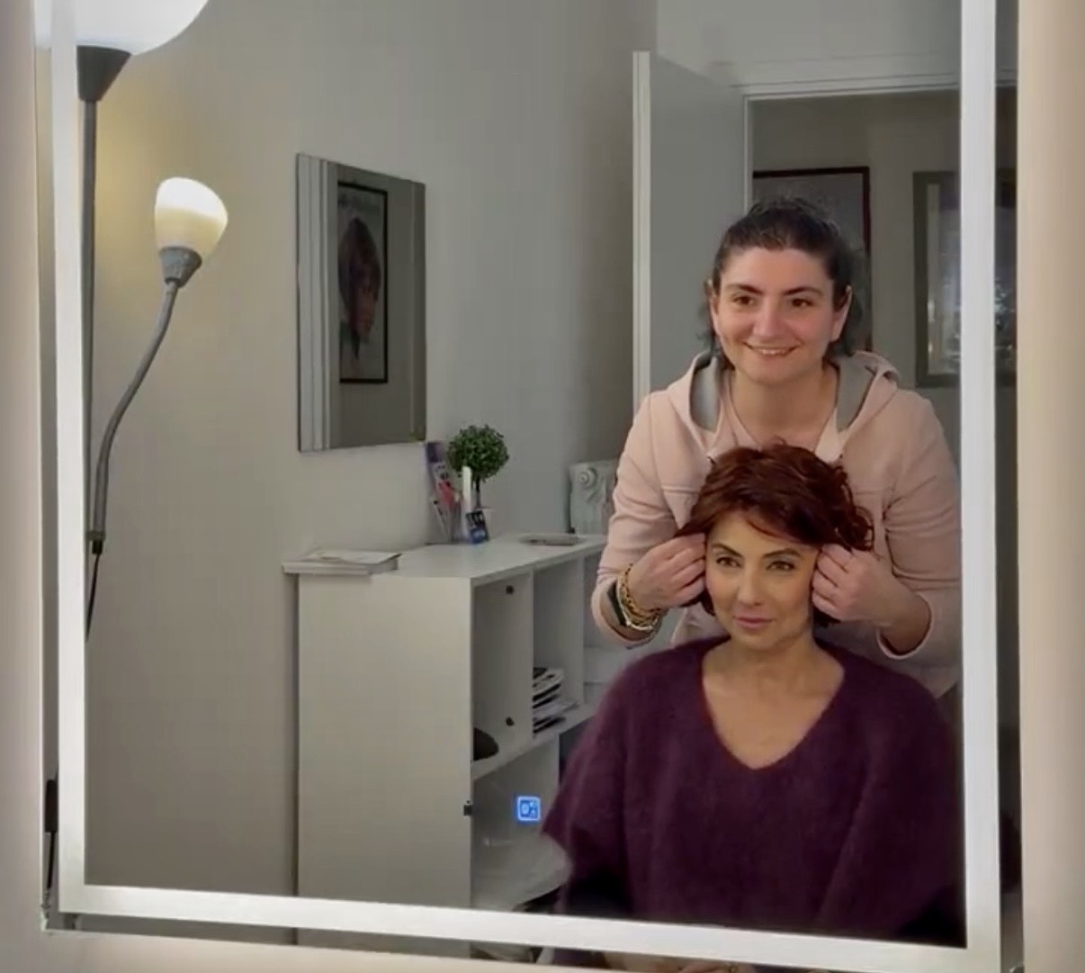 Perdere i capelli: come affrontare il cambiamento con parrucche, turbanti e consapevolezza